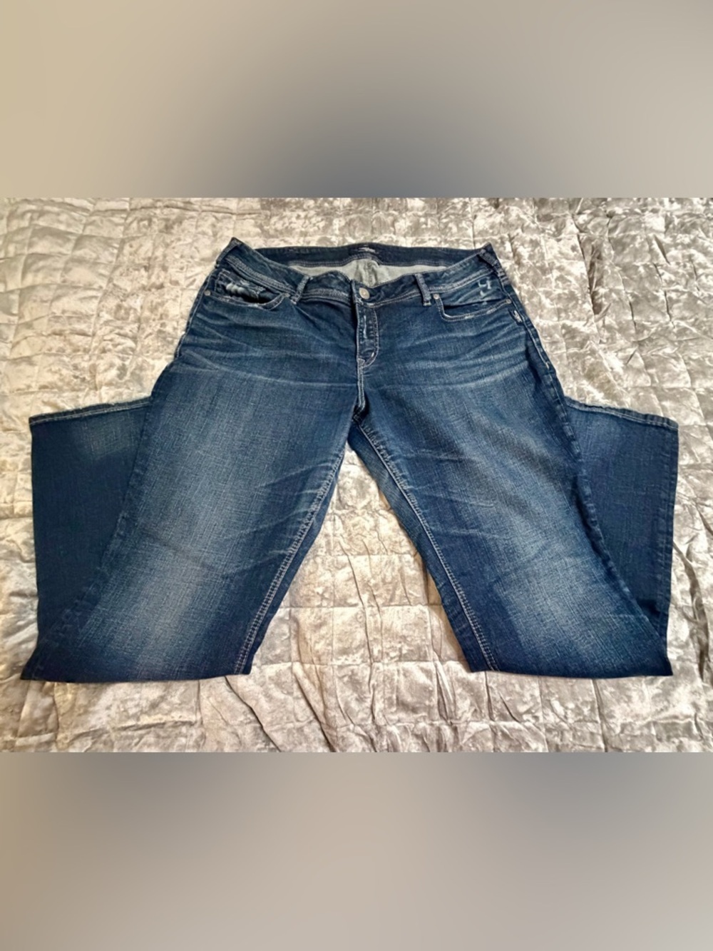 Silver Jeans Co. Elyse Straight Jeans – Medium Wash